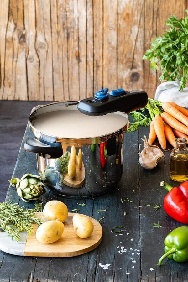 Monix Veloce | Olla a presión rápida 6 litros, Triple Seguridad, Dos Sistemas de fucionamiento, Color Plateado, Acero Inoxidable 18/10, 22 cm